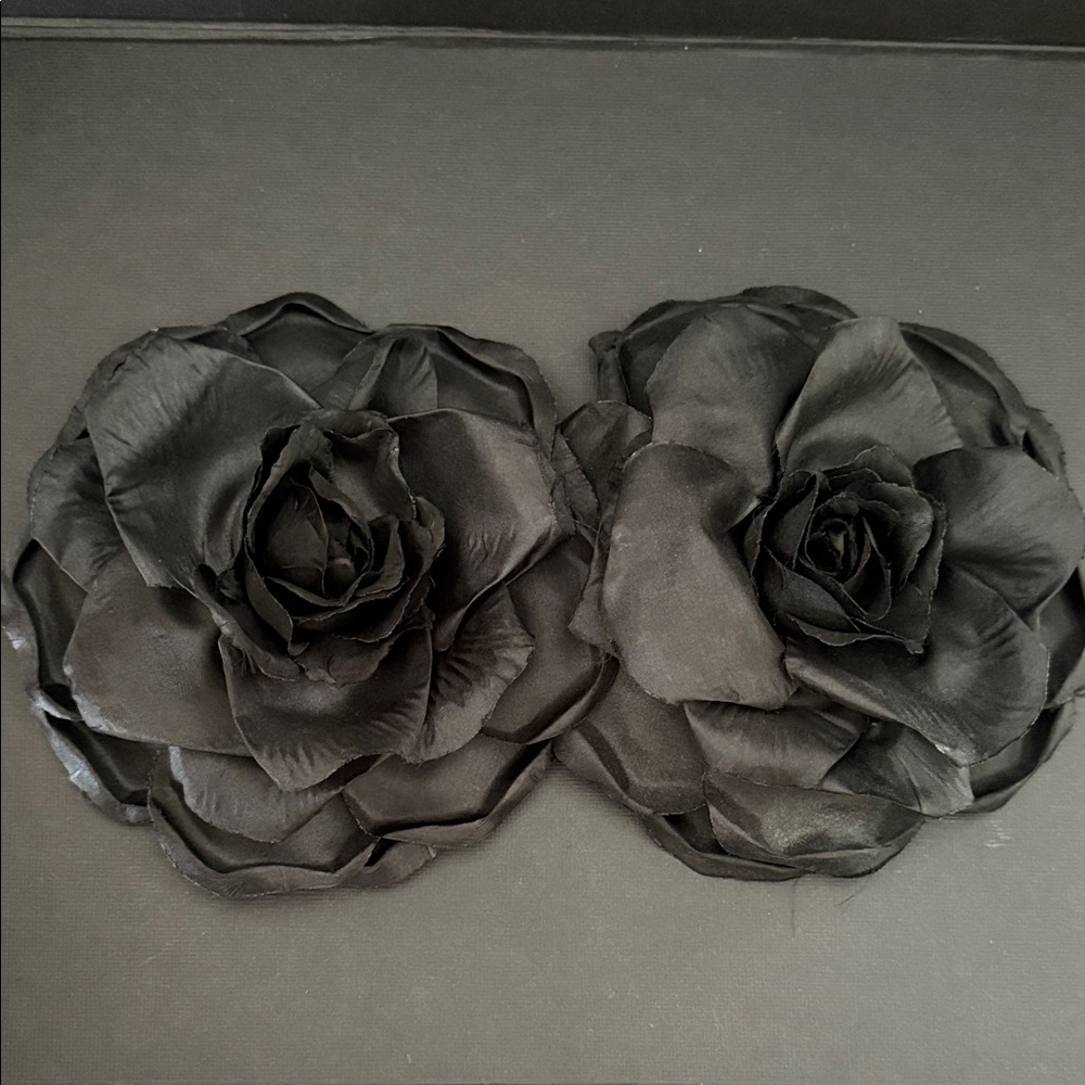 Elegant Black Floral Hair Clips